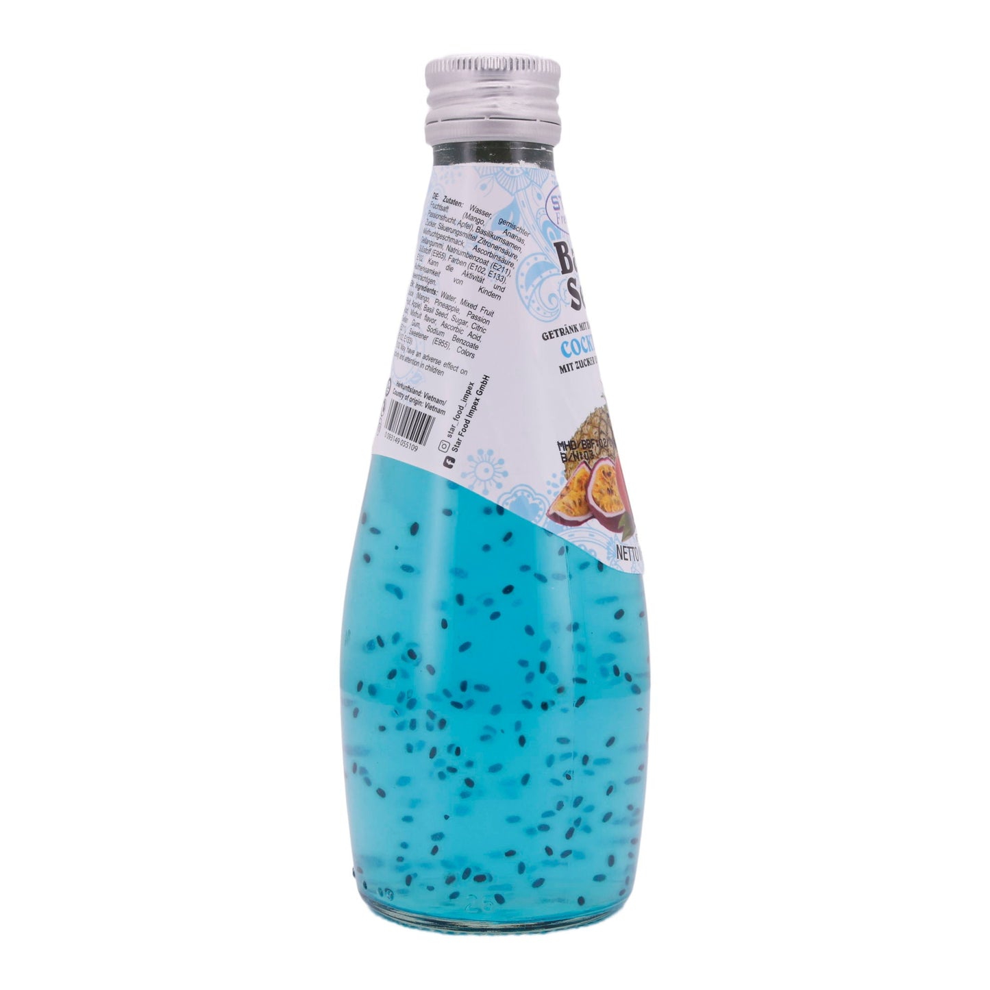 DRINK WITH BASIL SEEDS AND COCKTAIL JUICE