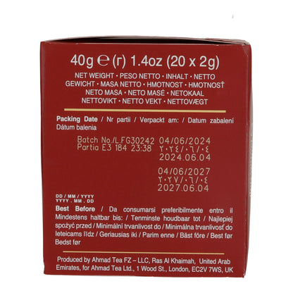 Schwarztee Ahmad Tea | Strawberry Sensation | Mit Erdbeerstücken & Aroma | 20 Teebeutel | 40g